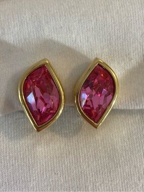 SAL Signed Pink Swarovski Crystals Vintage Clip Earrings